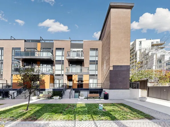 5289 Highway 7 Ave #D703, Vaughan, ON L4L 1T4