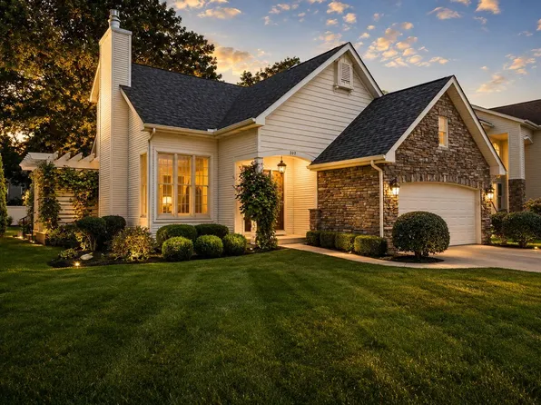 207 Kraus Dr, Valparaiso, IN 46383