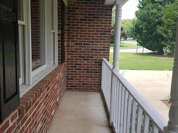 3rd image of 5090 Tara Dr