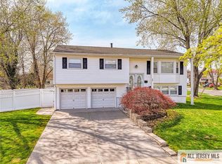 14 Gramercy Rd, Old Bridge, NJ 08857