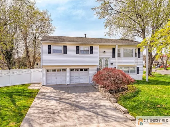 14 Gramercy Rd, Old Bridge, NJ 08857