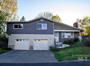 953 N Cleveland St, Moscow, ID 83843