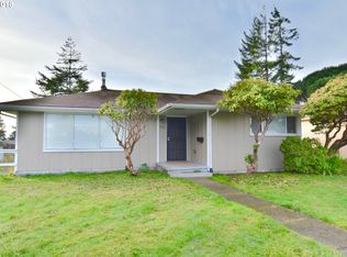 964 Maine St, North Bend, OR 97459