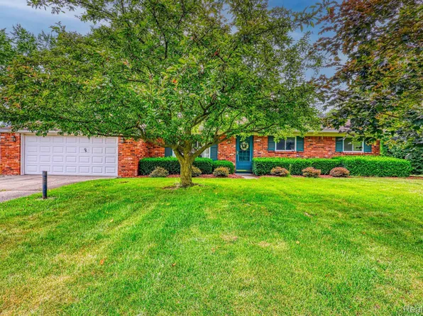 7592 Verna Dr, Lambertville, MI 48144