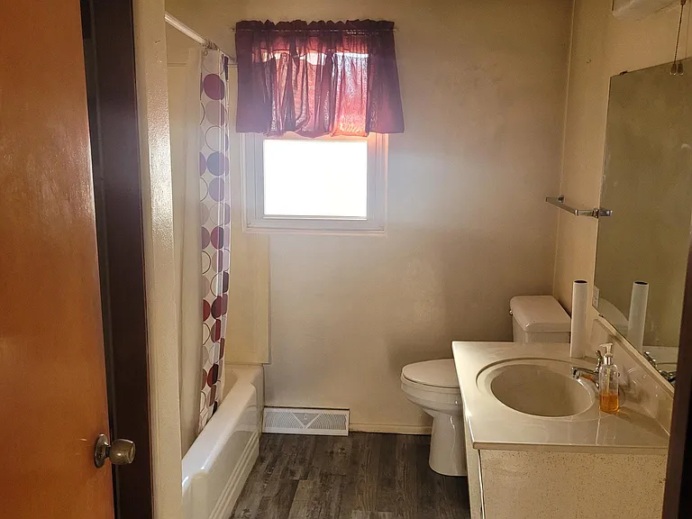 122 Hickory St — Photo 7
