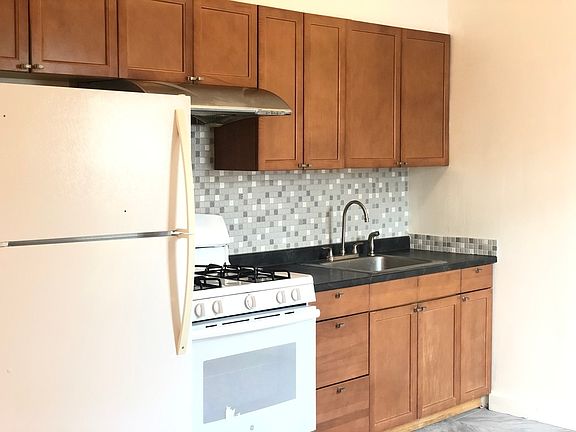 3rd image of 34-33 34th St #2A