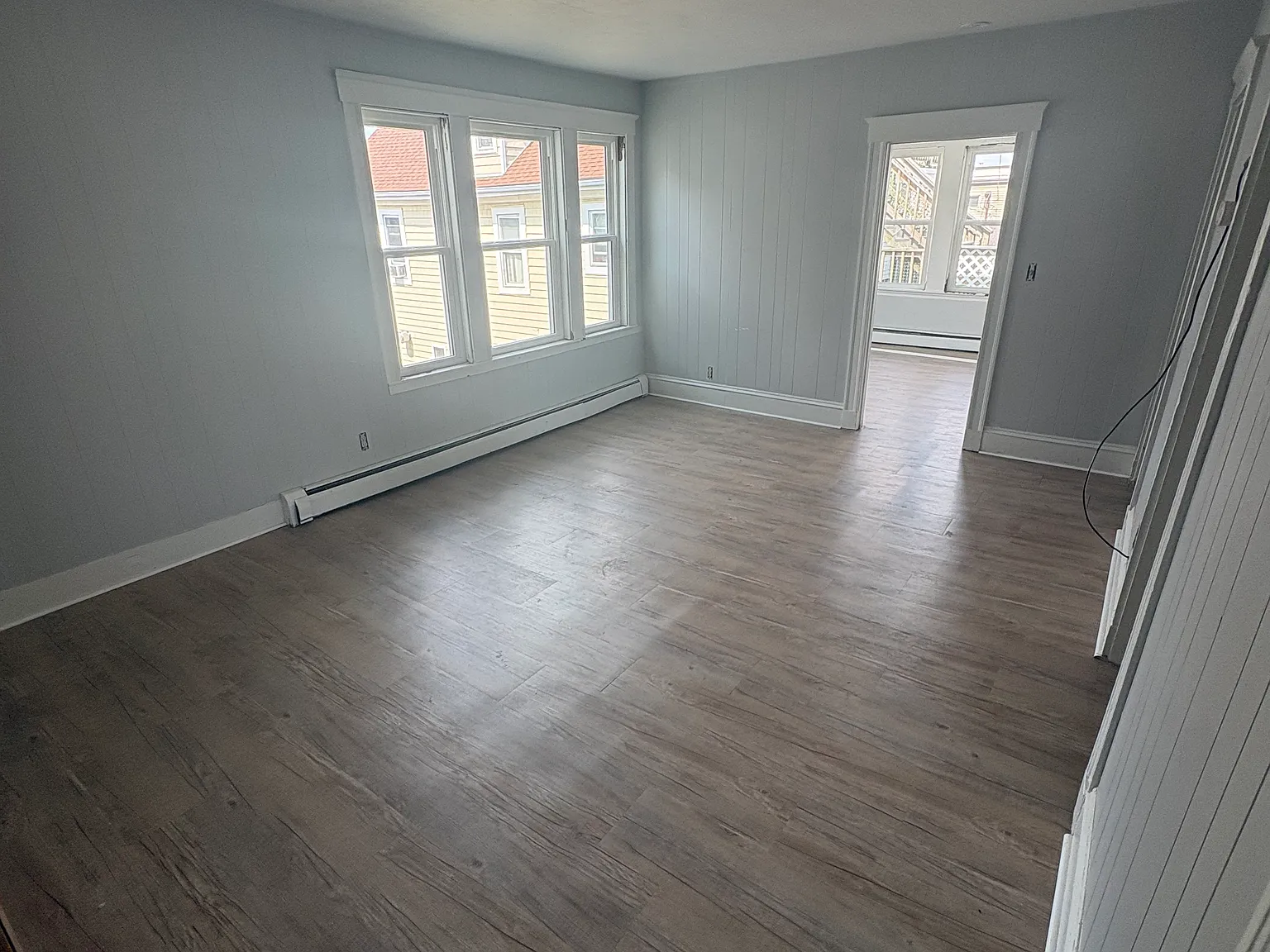 2 bed, 820 sqft, $2,400 — Photo 2