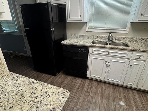 4th image of 14 Mississippi Dr