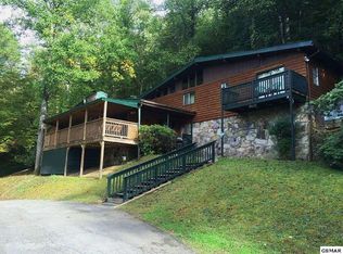 353 Lewis Clabo Rd, Gatlinburg, TN 37738