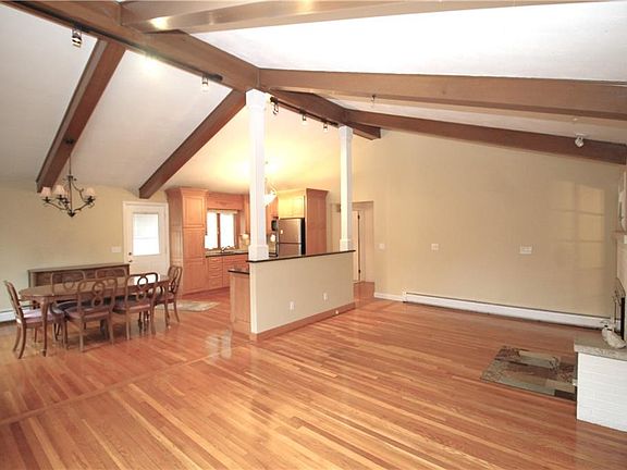 5th image of 4-1 Sherwood Ln