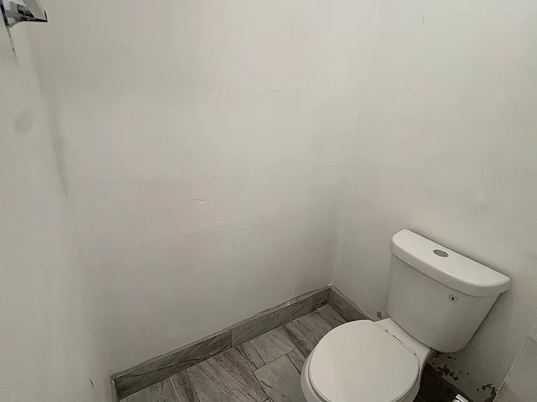 4576 Camarilla Ave — Photo 6