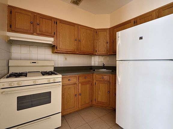 2nd image of 314 Chauncey St