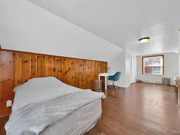8550 W Outer Dr — Photo 13