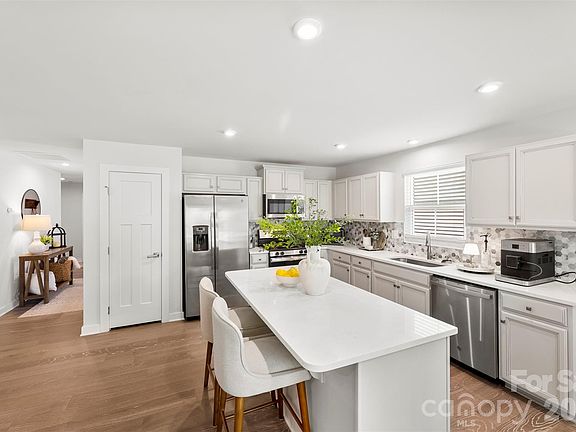 5th image of 4523 Hunton Dale Rd NW