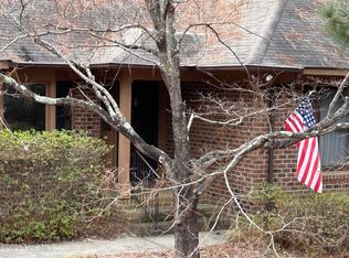 230 Clearfield Ln, Southern Pines, NC 28387