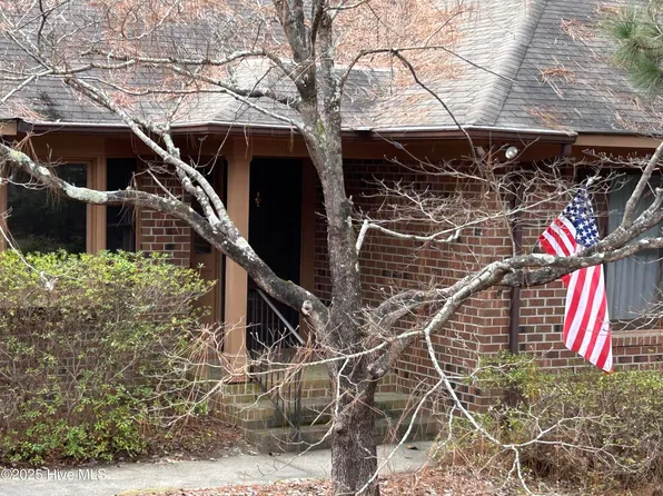 230 Clearfield Lane, Southern Pines, NC 28387