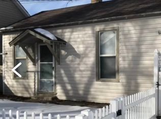 611 1/2 W Pine St, Rawlins, WY 82301