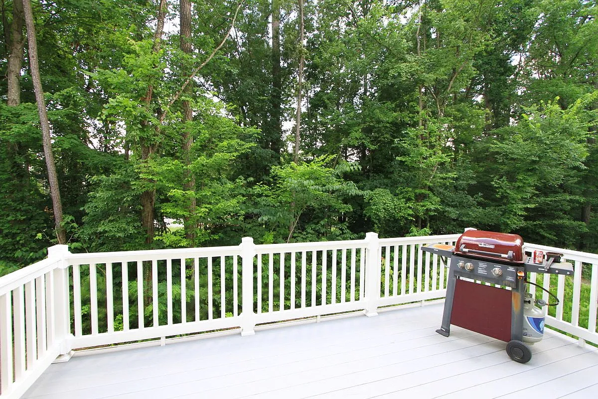3 bed, 2.5 bath, 2338 sqft, $2,500 — Photo 4