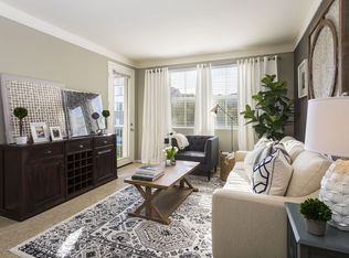 Parc Chateaux, Valencia, CA 91381