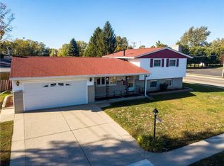 1307 Edgebrook Dr, New Carlisle, OH