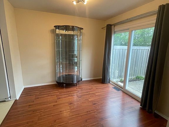 4th image of 2008 N Jamestown Dr Unit 0