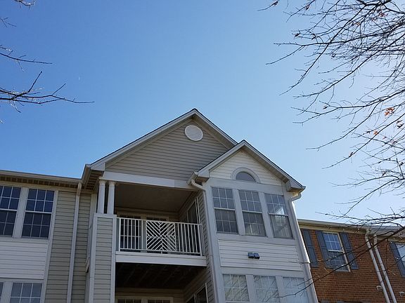 2nd image of 2454 Apple Blossom Ln APT 302