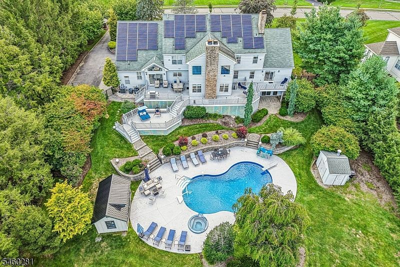 1st image of 10 Heather Ln