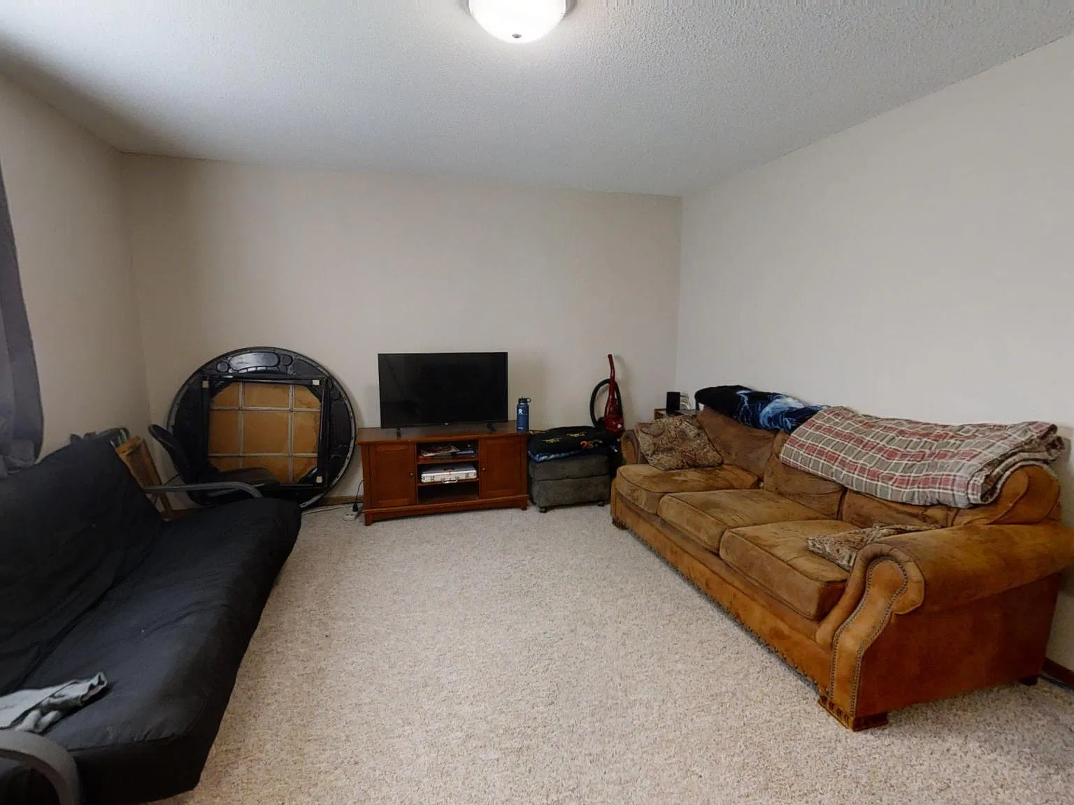 4 bed, 1200 sqft, $1,700 — Photo 4