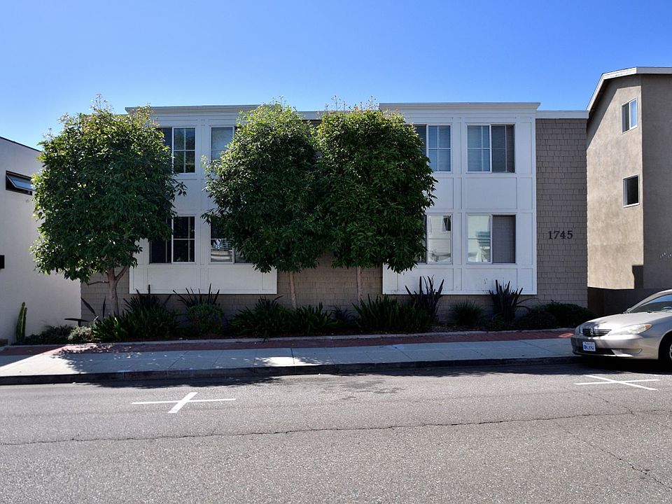 1st image of 1745 Manhattan Ave APT E