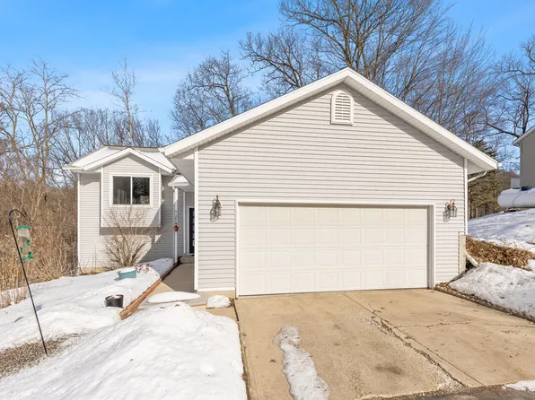 13875 Rolling Creek Dr, Lowell, MI 49331