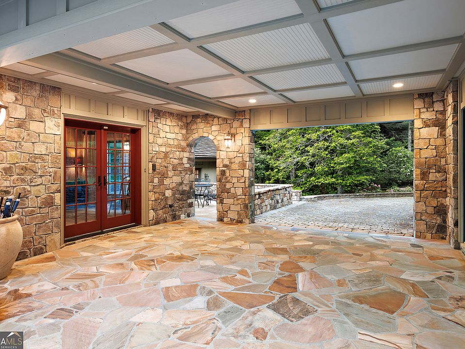 19th image of 230 Woodside Ln