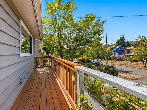 5th image of 3616 33rd Ave W