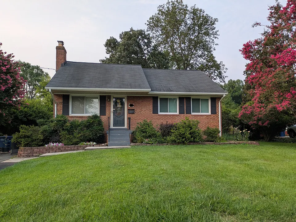 7205 Wayne Dr