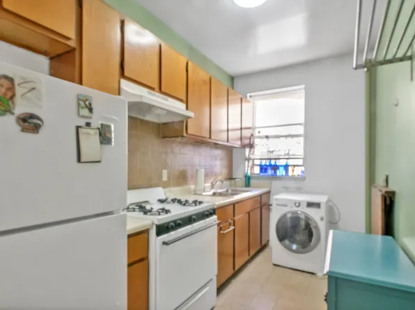 2400 Davidson Avenue image 4 of 10