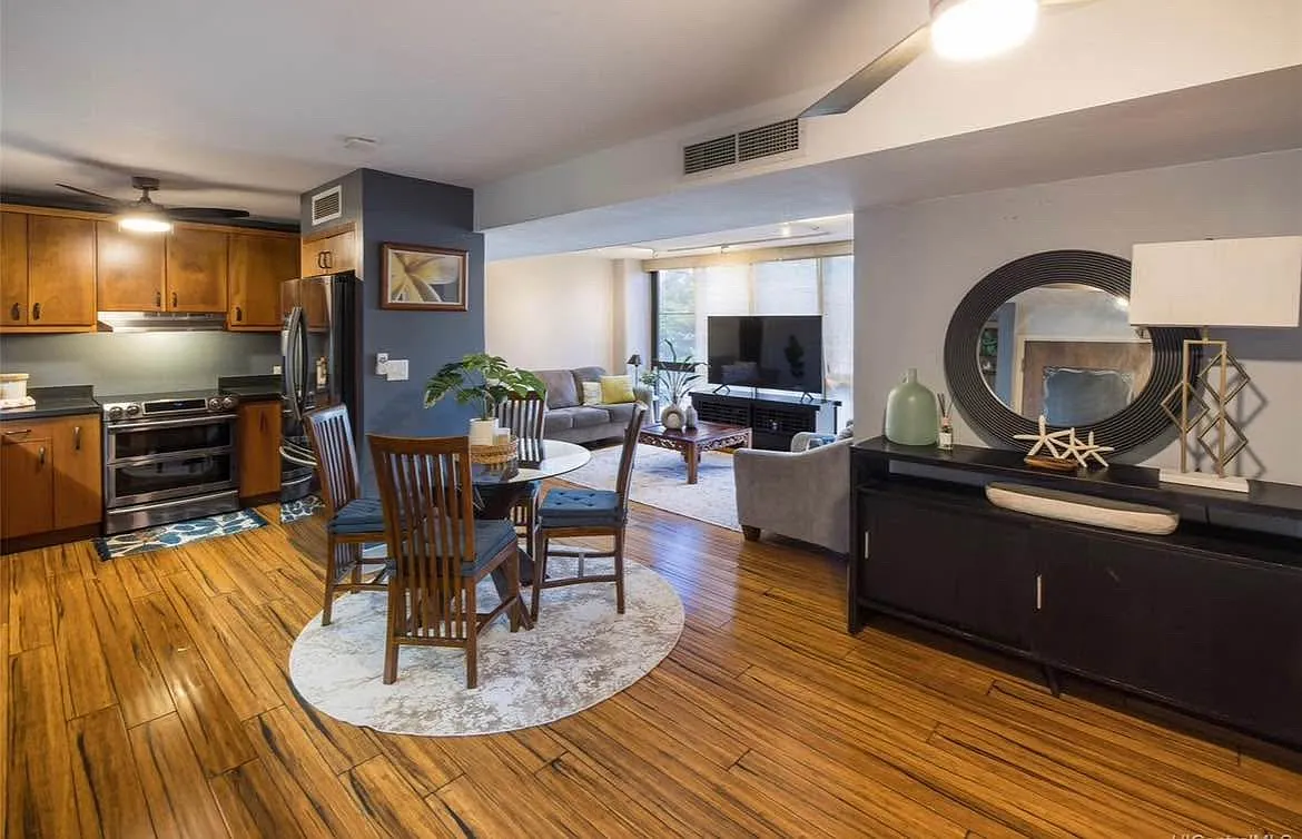 3 bed, 1170 sqft, $3,650 — Photo 2