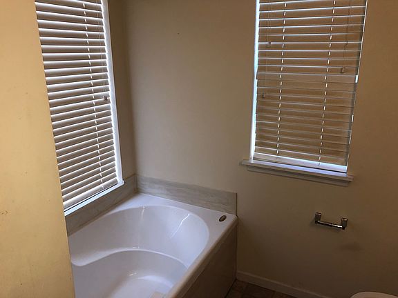5th image of 16333 Hampden Pl