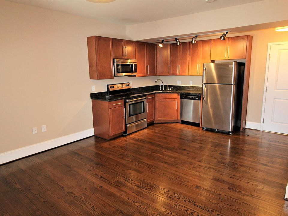1st image of 611 S Jefferson St #602
