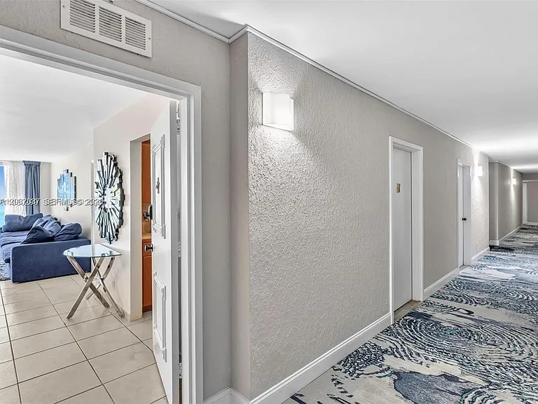 3140 S Ocean Dr #206 — Photo 2
