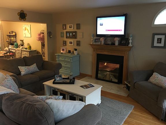 3rd image of 15 Village Dr