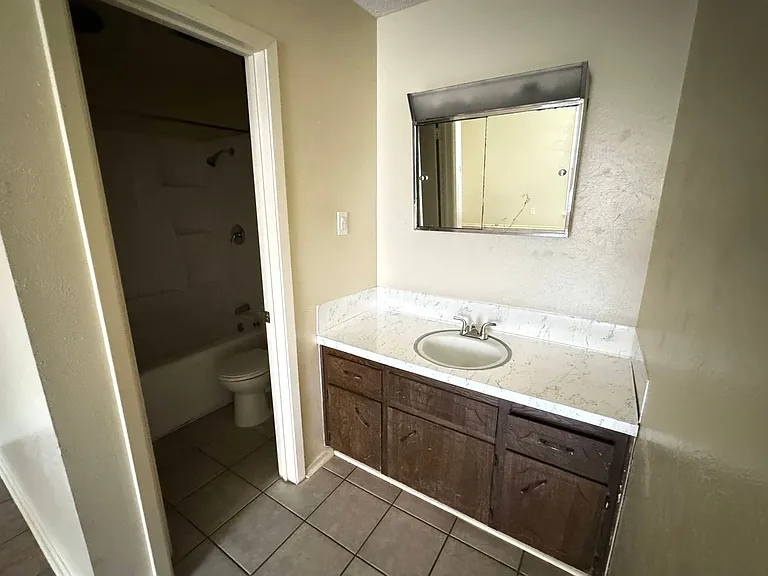 2206 Silverway Dr — Photo 15