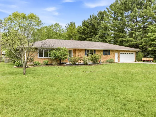 2367 Shoreham Dr, Saint Joseph, MI 49085