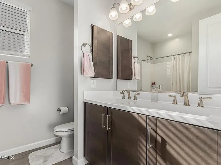1906 E Robb Ln — Photo 18