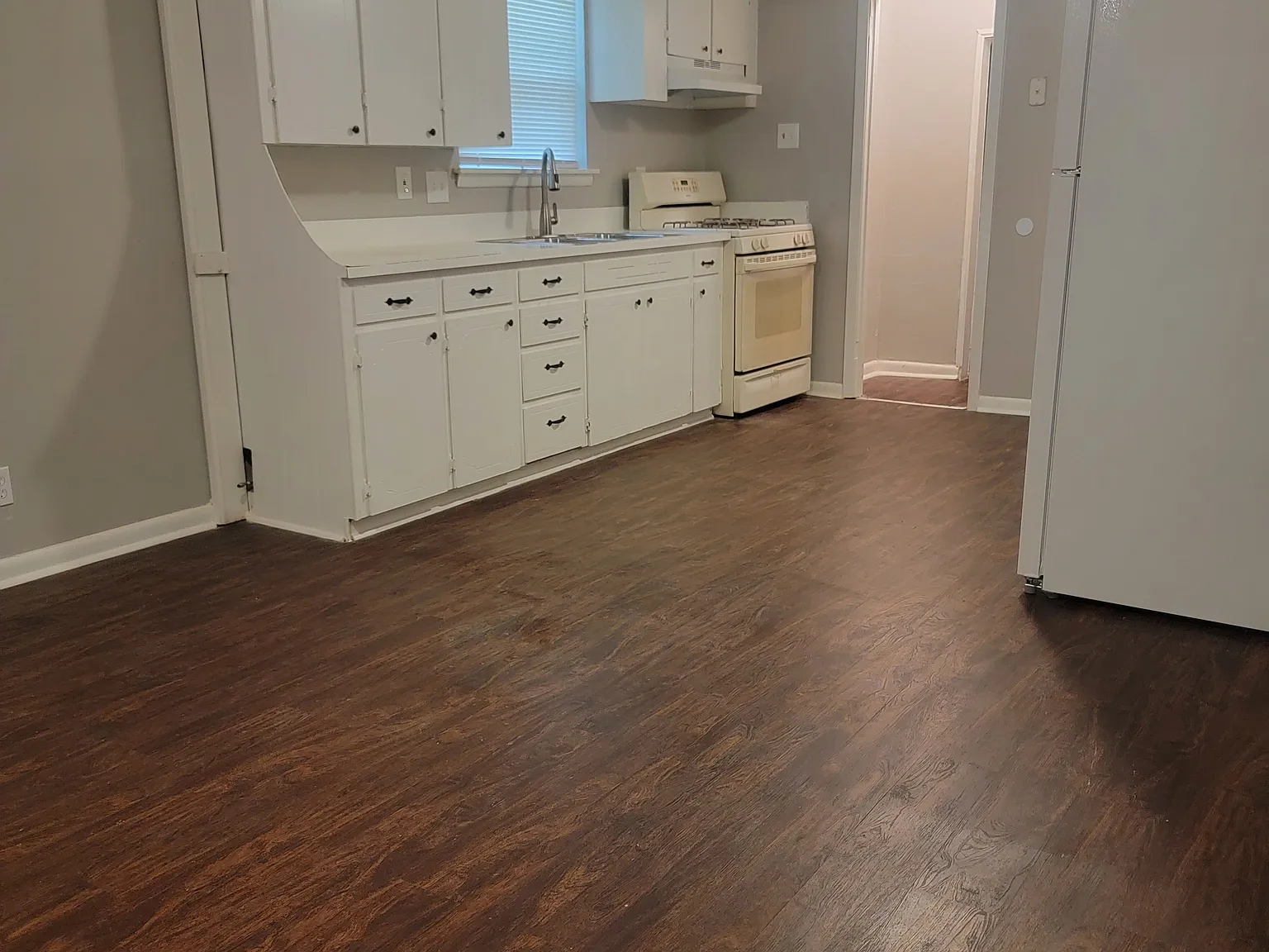 3 bed, 1100 sqft, $1,350 — Photo 4