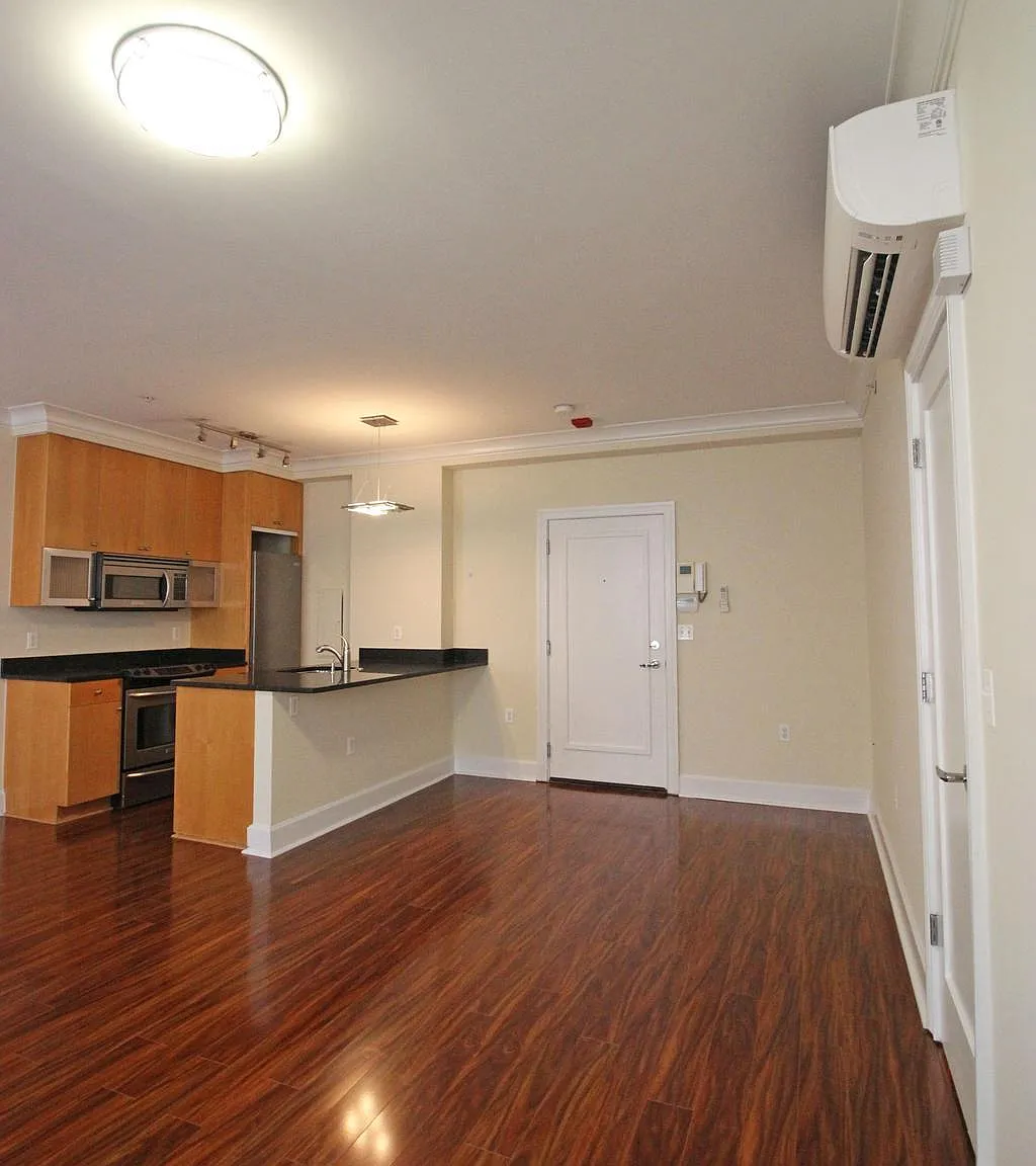 Studio, 390 sqft, $1,850 — Photo 2