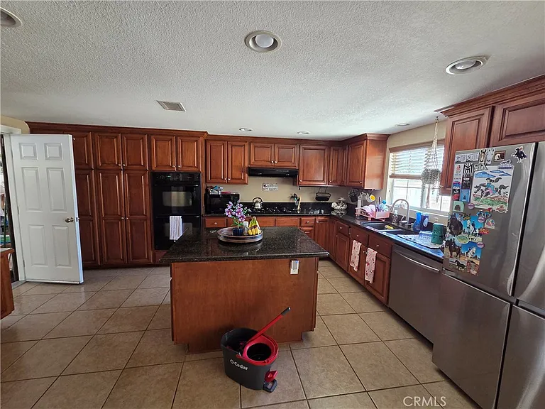 3697 Sierra Ave — Photo 5