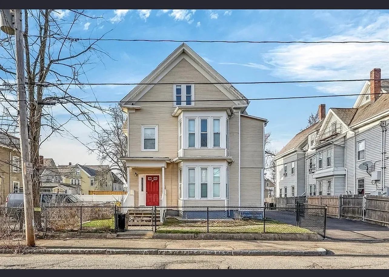 3 bed, $2,900 — Photo 1