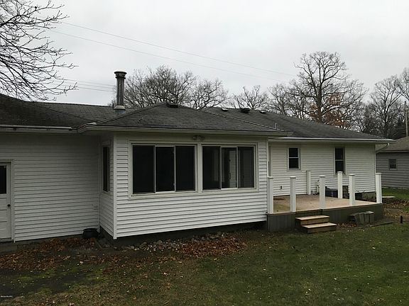 3rd image of 4710 Blaine Ave SE