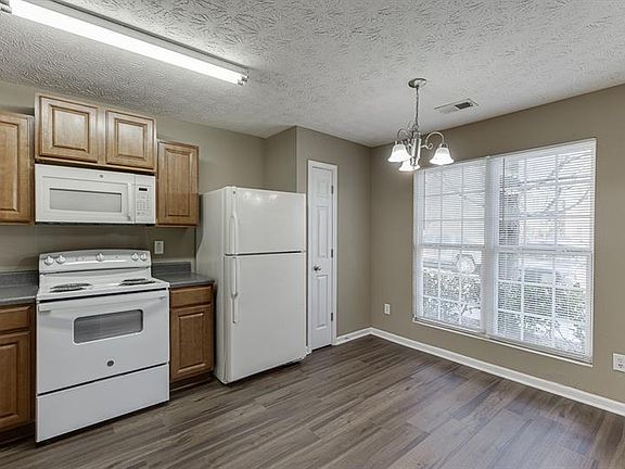 4th image of 2883 Creek Bottom Ct