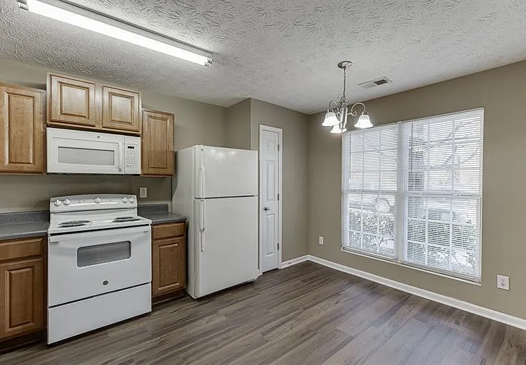 2883 Creek Bottom Ct — Photo 4