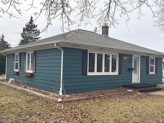 3rd image of 1615 N Gillett St